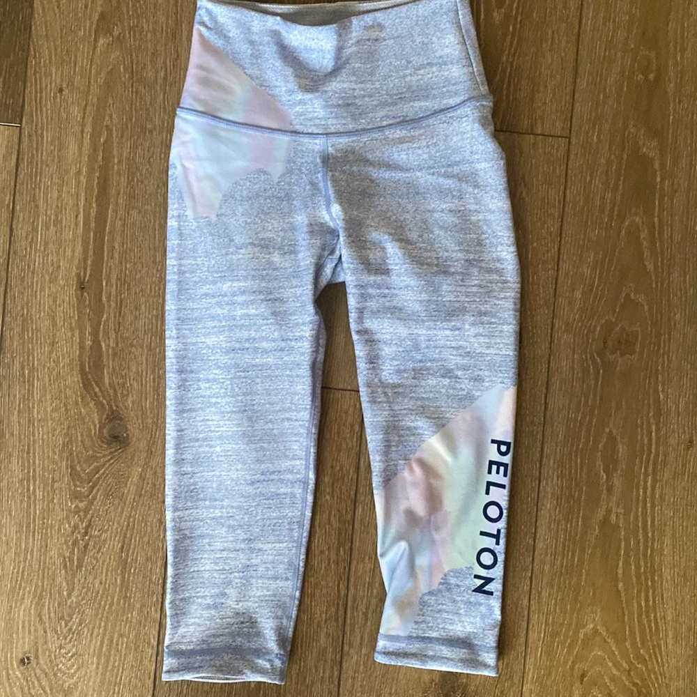 Peloton leggings size small